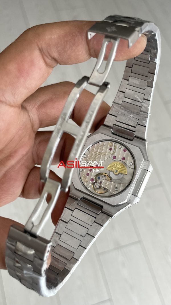 Patek Philippe Cubitus 5822P Date Day Moon Phase 45mm Silver Siyah Kadran