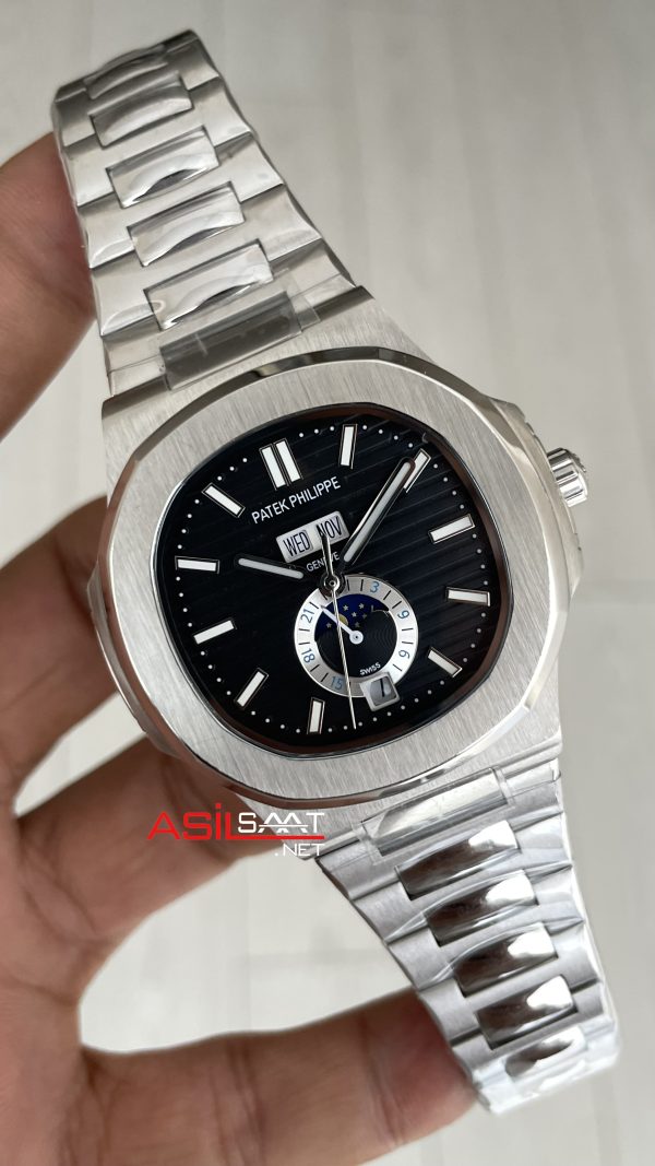 Patek Philippe Nautilus 5726 Annual Calendar Moonphase Silver Siyah Kadran Replika Saat Patek Philippe Nautilus 5726 Annual Calendar Moonphase Silver Siyah Kadran Replika Saat