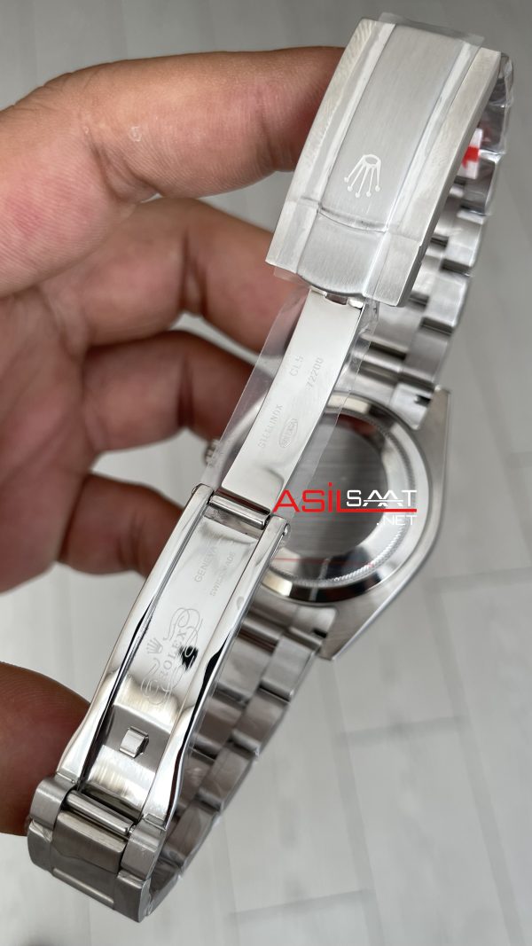 Rolex Oyster Celebration 134300 Silver 41mm Rolex Oyster Celebration 134300 Silver 41mm