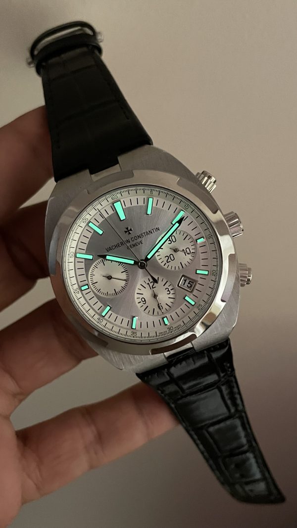 Vacheron Constantin Overseas Silver 44mm Beyaz Kadran Replika Saat Vacheron Constantin Overseas Silver 44mm Beyaz Kadran Replika Saat