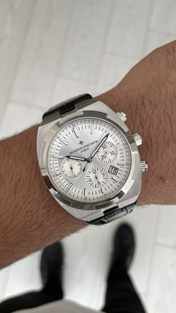Vacheron Constantin Overseas Silver 44mm Beyaz Kadran Replika Saat Vacheron Constantin Overseas Silver 44mm Beyaz Kadran Replika Saat