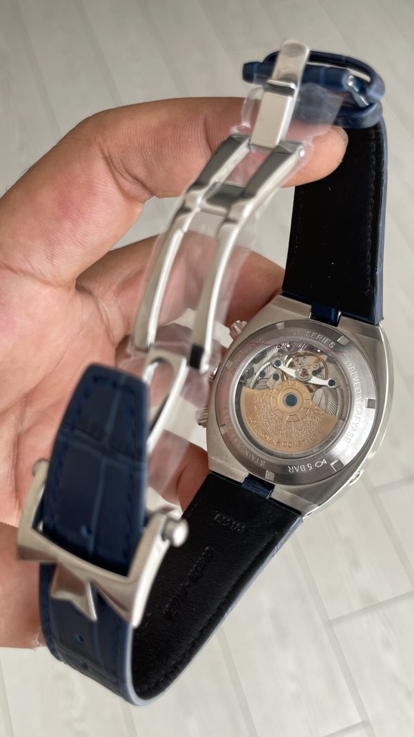 Vacheron Constantin Overseas Silver 44mm Mavi Kadran Replika Saat Vacheron Constantin Overseas Silver 44mm Mavi Kadran Replika Saat